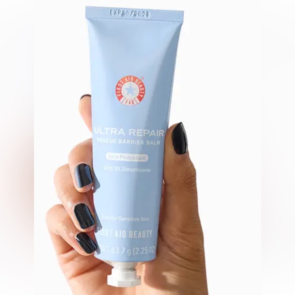 First Aid Beauty Ultra Repair Rescue Barrier Balm - Sky Blue Tube